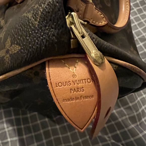Authentic Louis Vuitton Speedy 30 - Picture 2 of 5